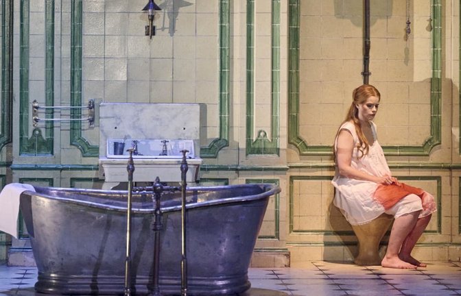 Die verzweifelte Lucia - ein großartiger Auftritt an der Staatsoper Stuttgart von Chelsea Lehnea in der Titelpartie.<span class='image-autor'>Martin Sigmund</span>