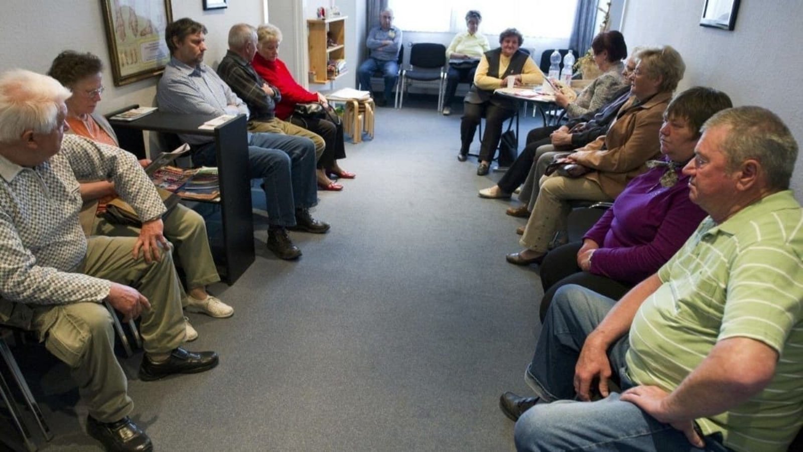 Volles Wartezimmer in einer Arztpraxis: An vielen Standorten, insbesondere auf dem Land, ist das jetzt schon Alltag.Patrick Pleul/dpa Volles Wartezimmer in einer Arztpraxis: An vielen Standorten, insbesondere auf dem Land, ist das jetzt schon Alltag.Patrick Pleul/dpa