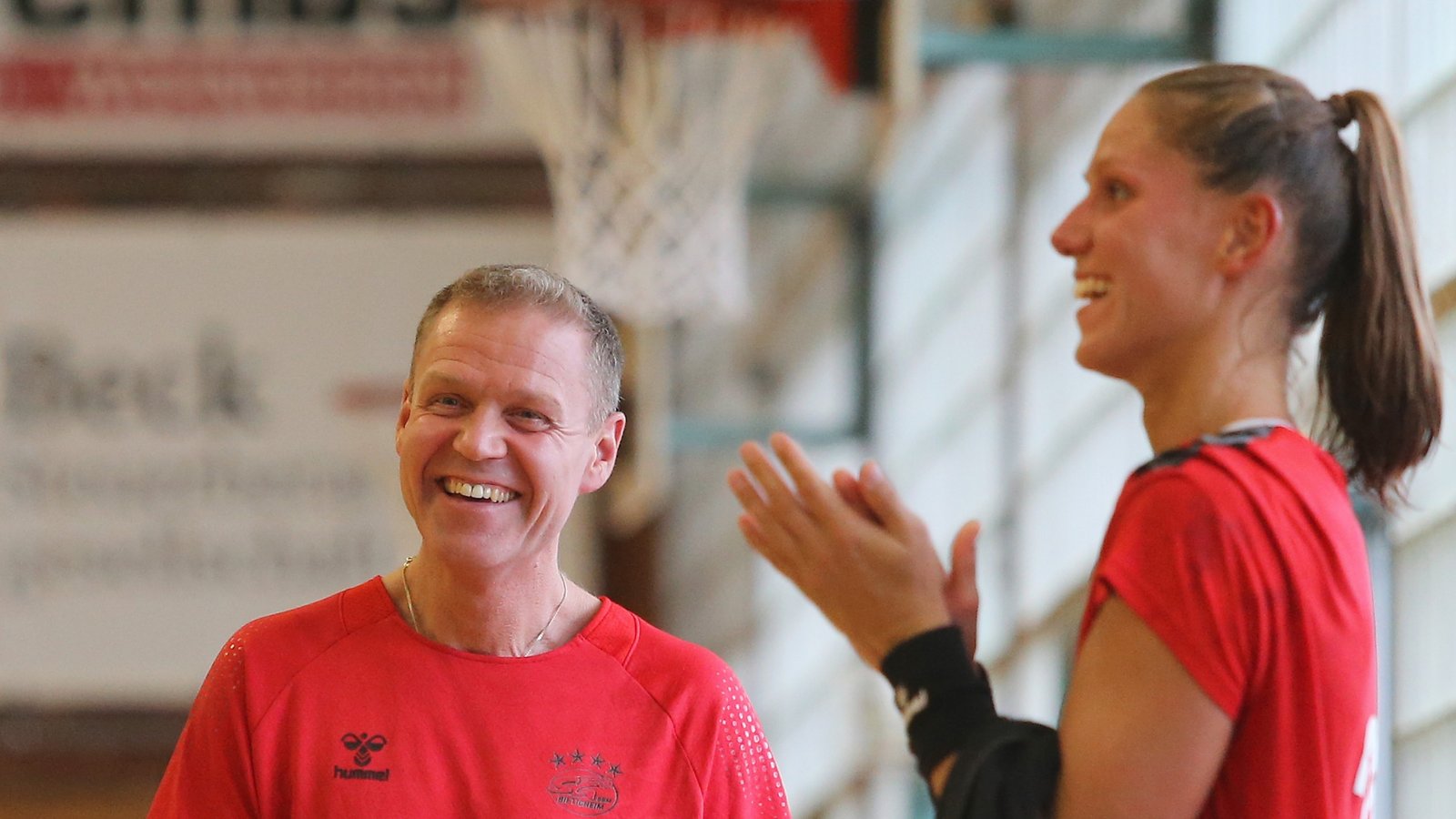 Jakob Vestergaard (links) fühlt sich in Bietigheim mittleweile pudelwohl. Foto: Baumann