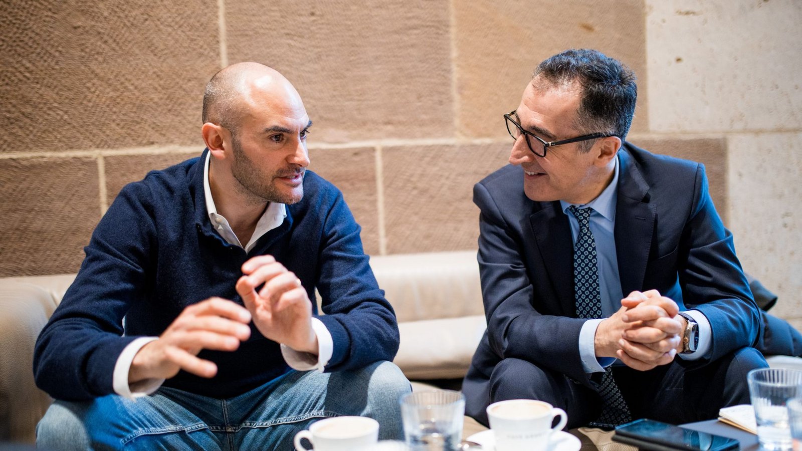 Finanzminister Danyal Bayaz hat für den designierten Ministerpräsidenten Cem Özdemir (beide Grüne) schlechte Nachrichten zu den künftigen Einnahmen des Landes.Foto: Lichtgut Finanzminister Danyal Bayaz hat für den designierten Ministerpräsidenten Cem Özdemir (beide Grüne) schlechte Nachrichten zu den künftigen Einnahmen des Landes.Foto: Lichtgut