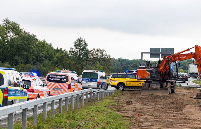 Die Bombe wurde bei Bauarbeiten unweit des Flughafens gefunden.<span class='image-autor'>Foto: IMAGO/5VISION.NEWS/IMAGO/5VISION.NEWS</span>