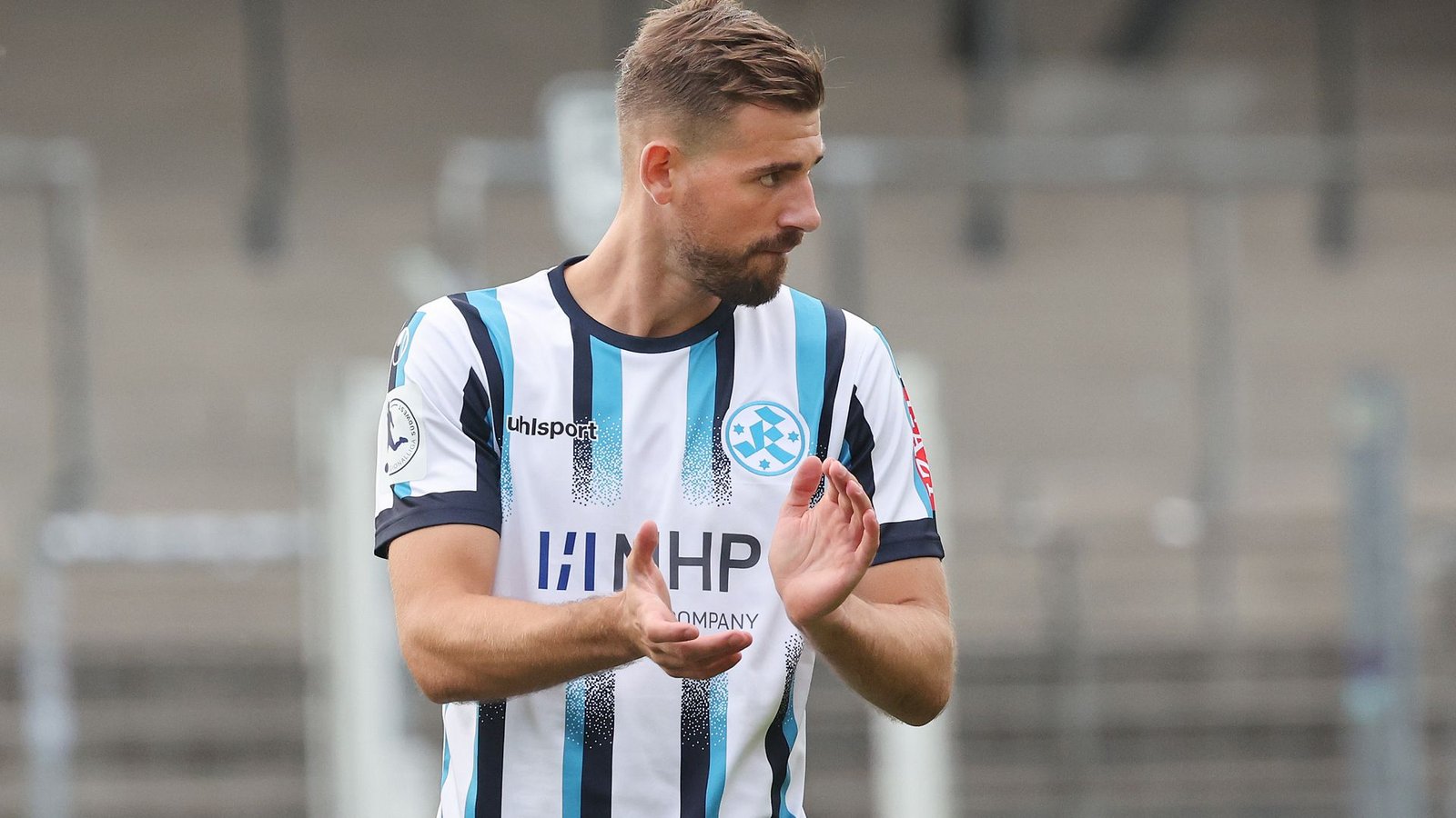 David Braig sah in Offenbach seine fünfte Gelbe Karte – obwohl er gar nicht spielte.Foto: Pressefoto Baumann