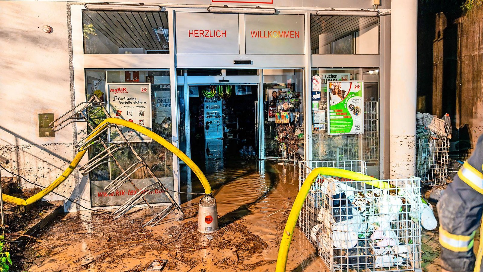 Eine Filiale der Kette „KIK“ in Bisingen stand mit über einem Meter unter Wasser.Foto: 7aktuell.de//NR Eine Filiale der Kette „KIK“ in Bisingen stand mit über einem Meter unter Wasser.Foto: 7aktuell.de//NR