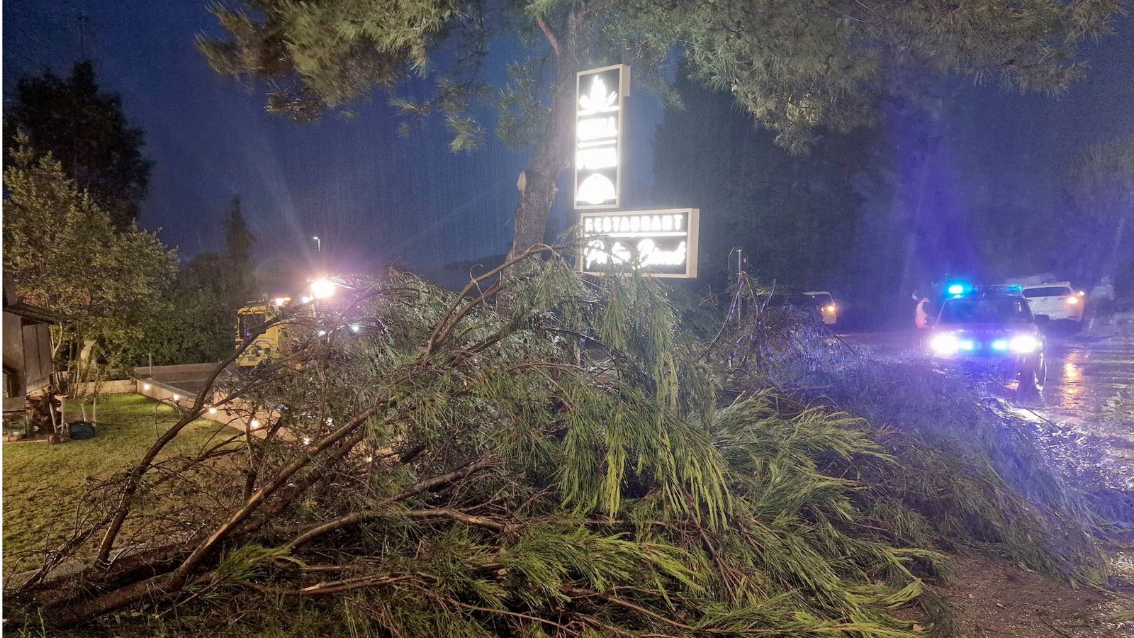 Nachdem der Sturm über die Küstenstadt gezogen war, sieht es in Rovinj jetzt so aus.Foto: Imago/Pixsell Nachdem der Sturm über die Küstenstadt gezogen war, sieht es in Rovinj jetzt so aus.Foto: Imago/Pixsell