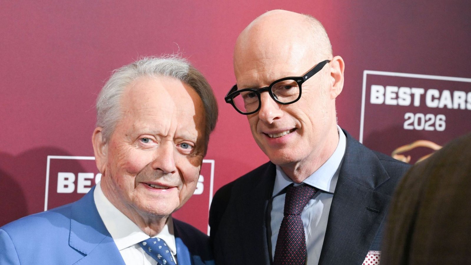 Der Chef-Aufseher der Porsche AG ist gleichzeitig auch ein Enkel des Firmengründers: Wolfgang Porsche (links) wird sich auf der Hauptversammlung zusammen mit dem neuen Porsche-Chef Michael Leiters den Fragen der Aktionäre stellen.Foto: Bernd Weißbrod/dpa