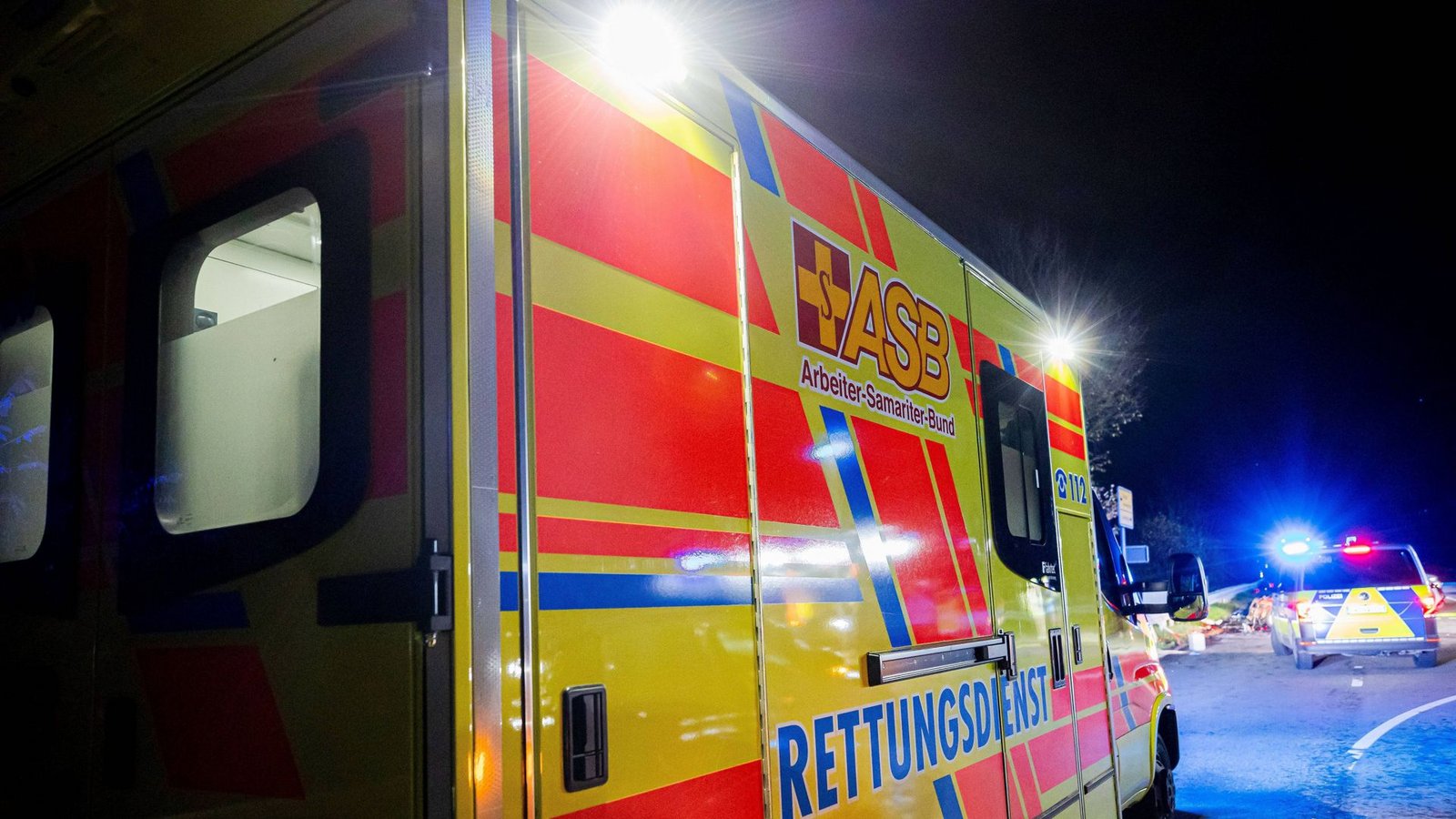 Viel zu oft wird ein Rettungswagen gerufen, auch wenn kein wirklicher  Notfall vorliegt.Foto: Imago/KS-Images.de/Karsten Schmalz