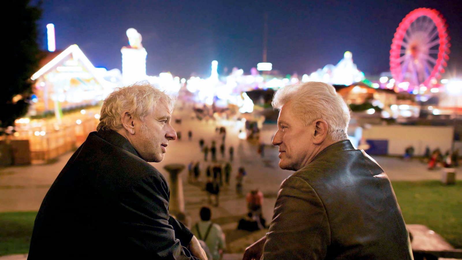 Blick auf die Theresienwiese: Szene aus dem "Tatort: Die letzte Wiesn" - dem 70. Fall der Münchner Kommissare Franz Leitmayr (Udo Wachtveitl, links) und Ivo Batic (Miroslav Nemec).Foto: © SWR/BR/Bernd Schuller Blick auf die Theresienwiese: Szene aus dem "Tatort: Die letzte Wiesn" - dem 70. Fall der Münchner Kommissare Franz Leitmayr (Udo Wachtveitl, links) und Ivo Batic (Miroslav Nemec).Foto: © SWR/BR/Bernd Schuller