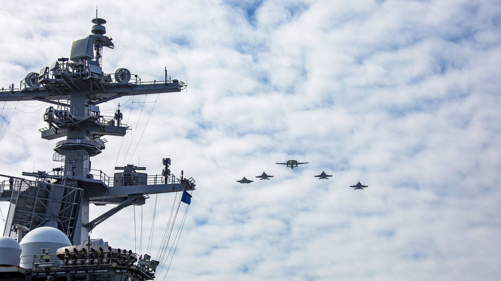 Eine Trägergruppe um die USS Abraham Lincoln wird nach Nahost verlegt.Foto: IMAGO/ZUMA Press Wire