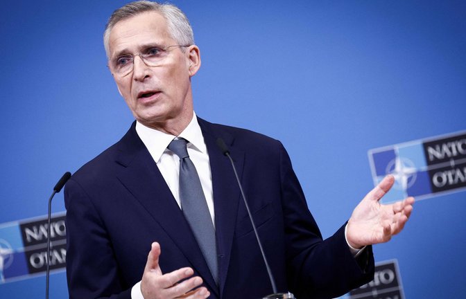Nato-Generalsekretär Stoltenberg will die Ukraine zügig in das Bündnis aufnehmen, doch die USA und Deutschland bremsen.<span class='image-autor'>Foto: AFP/KENZO TRIBOUILLARD</span>