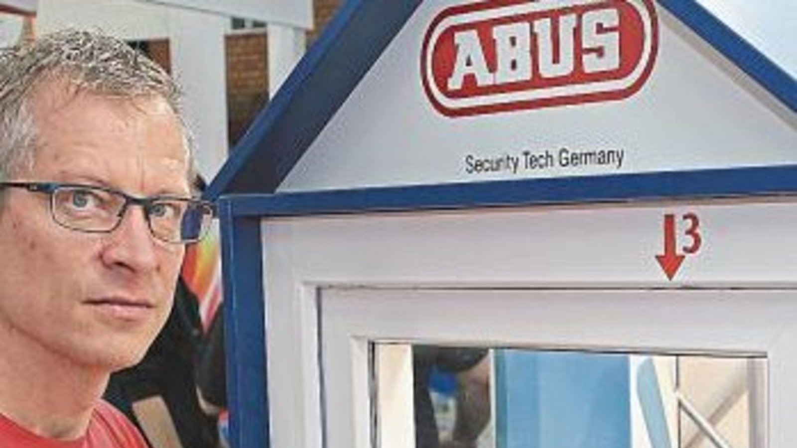 Martin Echt informiert über Sicherheitslücken. Martin Echt informiert über Sicherheitslücken.