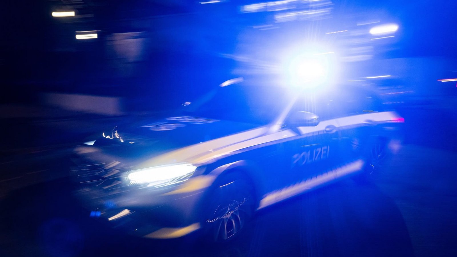 Die Polizei behält den Führerschein des 36-Jährigen ein. (Symbolbild)Marijan Murat/dpa Die Polizei behält den Führerschein des 36-Jährigen ein. (Symbolbild)Marijan Murat/dpa