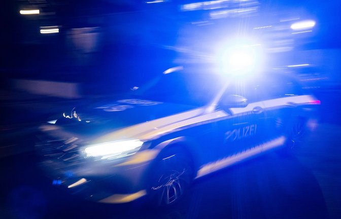 Die Polizei behält den Führerschein des 36-Jährigen ein. (Symbolbild)<span class='image-autor'>Marijan Murat/dpa</span>