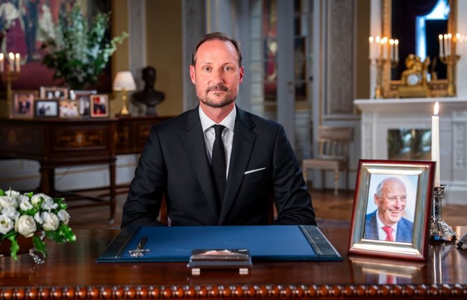 Norwegens neuer König, König Haakon VIII., wird im Palast seine erste Rede als Monarch halten. Der neue König wird eine Gedenkrede für seinen Vater, König Harald, halten.<span class='image-autor'>Heiko Junge/NTB/dpa</span>