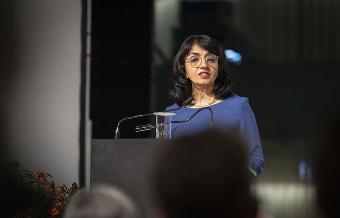 Aras forderte, dass die Bevölkerung Haltung gegen Demokratiefeinde zeige.<span class='image-autor'>Foto: Lichtgut/Julian Rettig</span>