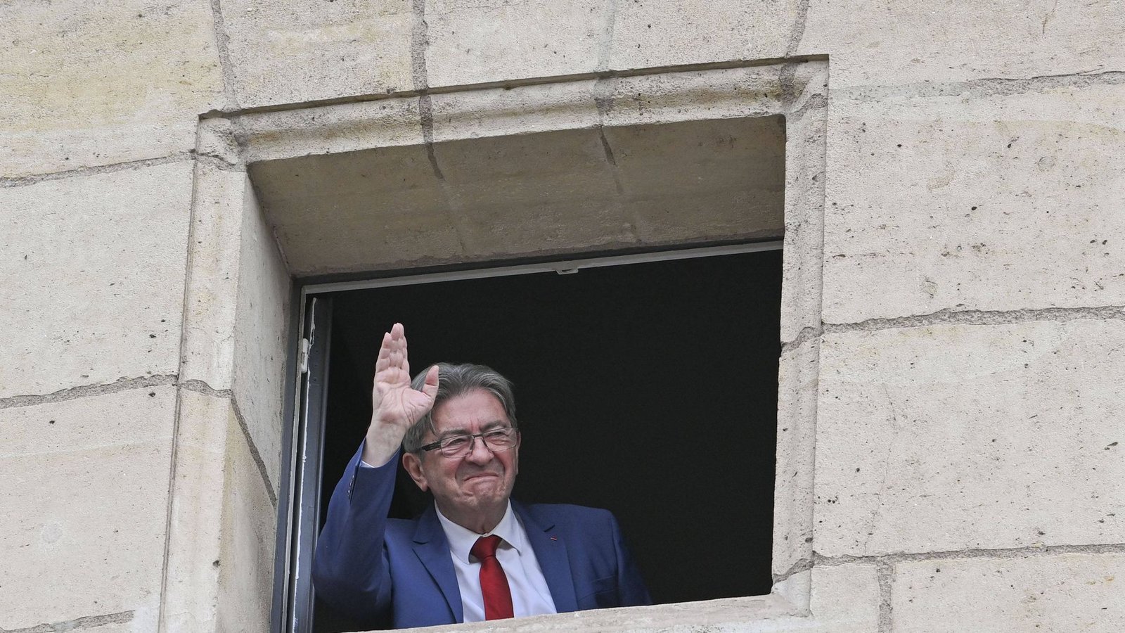 Jean-Luc Mélenchon freut sich über den Wahlsieg seiner Partei.Foto: IMAGO/PanoramiC//Michael Baucher Jean-Luc Mélenchon freut sich über den Wahlsieg seiner Partei.Foto: IMAGO/PanoramiC//Michael Baucher