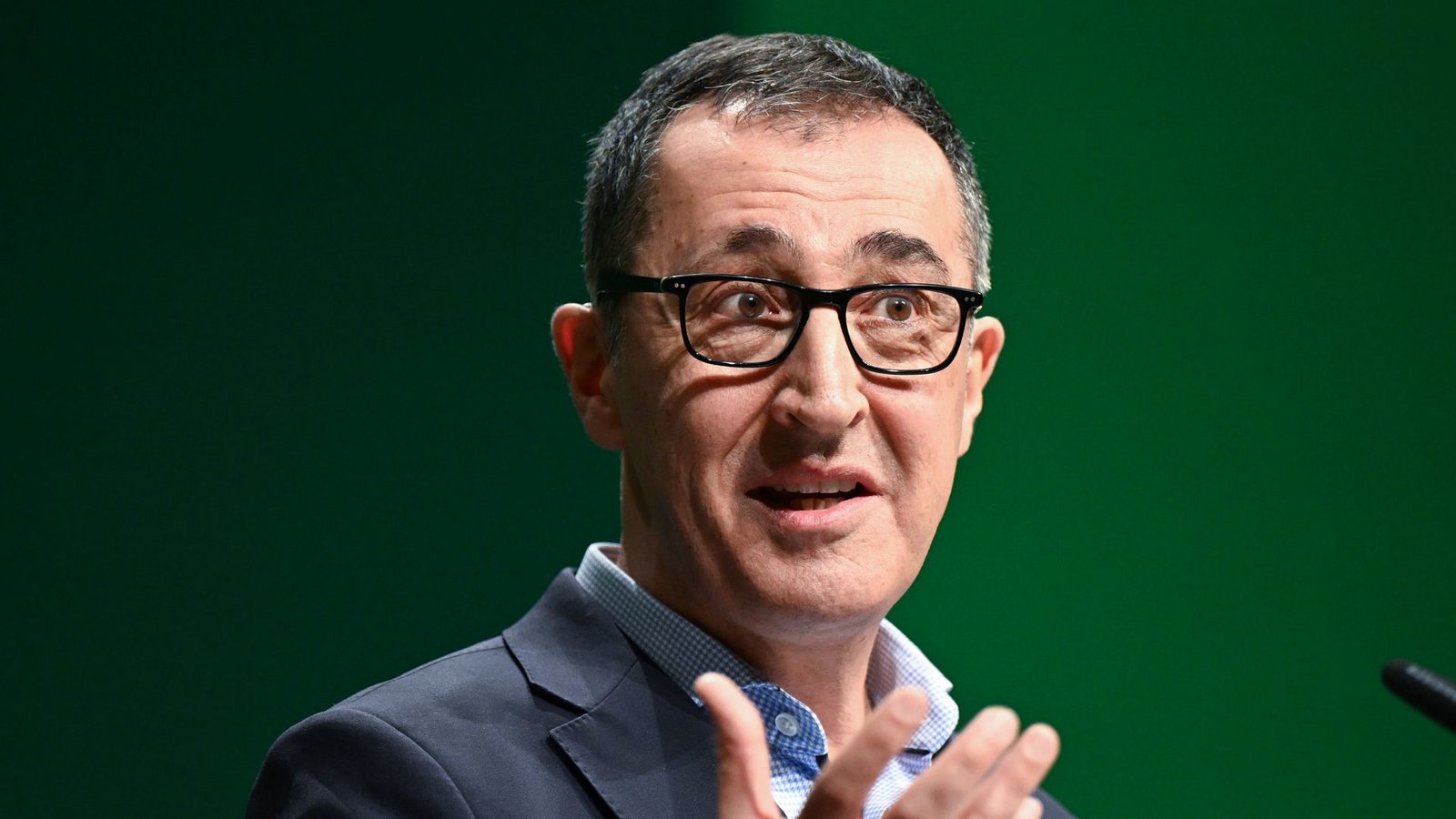 Cem Özdemir sagt dem Antisemitismus an Schulen den Kampf an. (Archivbild)Foto: dpa/Bernd Weißbrod Cem Özdemir sagt dem Antisemitismus an Schulen den Kampf an. (Archivbild)Foto: dpa/Bernd Weißbrod