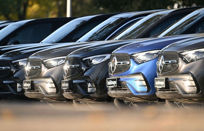 Mercedes-Benz verkauft weniger Fahrzeuge. (Archivbild)<span class='image-autor'>Foto: Bernd Weißbrod/dpa</span>