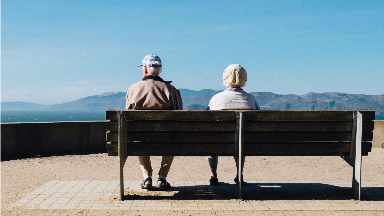Auf ältere Menschen wird gesellschaftlich oft mit einem negativen Blick geschaut – dabei gebe es viele Potenziale des Alters, meinen Forschende.Foto: Unsplash/ Matt Bennett Auf ältere Menschen wird gesellschaftlich oft mit einem negativen Blick geschaut – dabei gebe es viele Potenziale des Alters, meinen Forschende.Foto: Unsplash/ Matt Bennett
