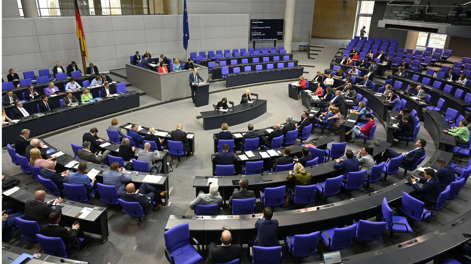 Die Bundestagsabgeordneten wollen sich höhere Diäten genehmigen.Foto: Imago/Future Image/Frederic Kern Die Bundestagsabgeordneten wollen sich höhere Diäten genehmigen.Foto: Imago/Future Image/Frederic Kern