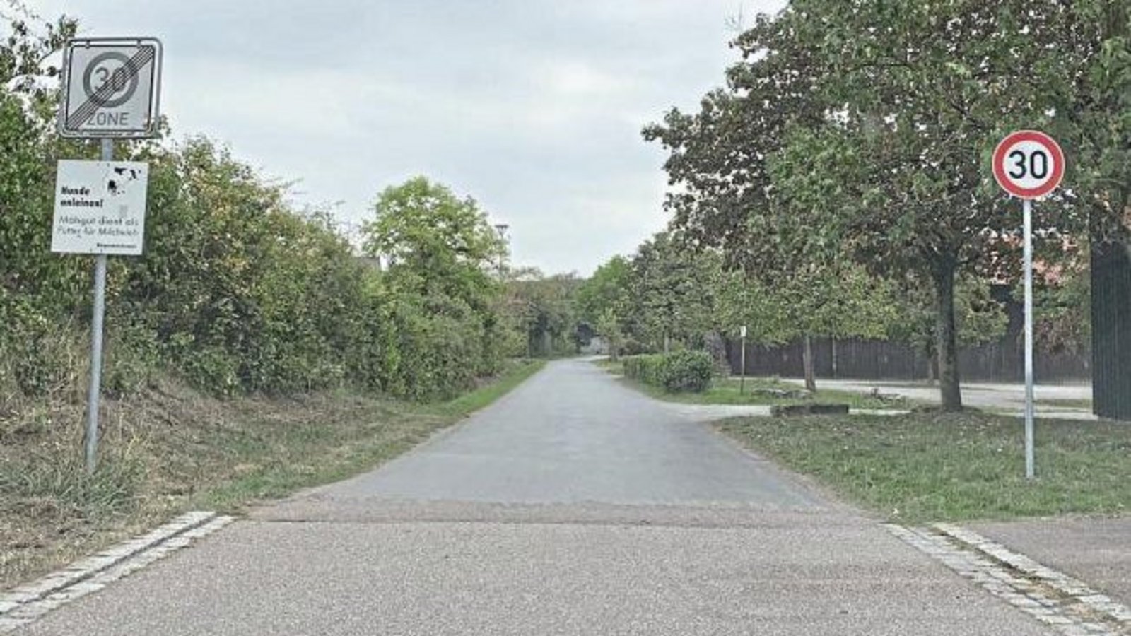 Was gilt nun? In Horrheim werden Autofahrer angesicht der Beschilderung vor ein Rätsel gestellt, wie dieses Foto von Holger Wagner zeigt. Was gilt nun? In Horrheim werden Autofahrer angesicht der Beschilderung vor ein Rätsel gestellt, wie dieses Foto von Holger Wagner zeigt.