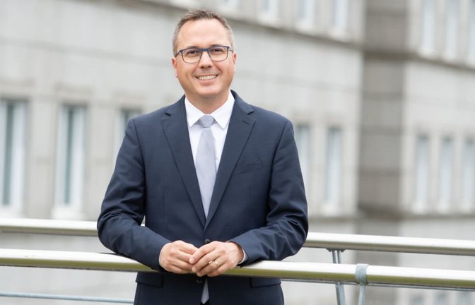 Andreas Deuschle ordnet noch das Chaos, das dem Kultusministerium durch das Landesmedienzentrum entstanden ist.<span class='image-autor'>Kultusministerium</span>