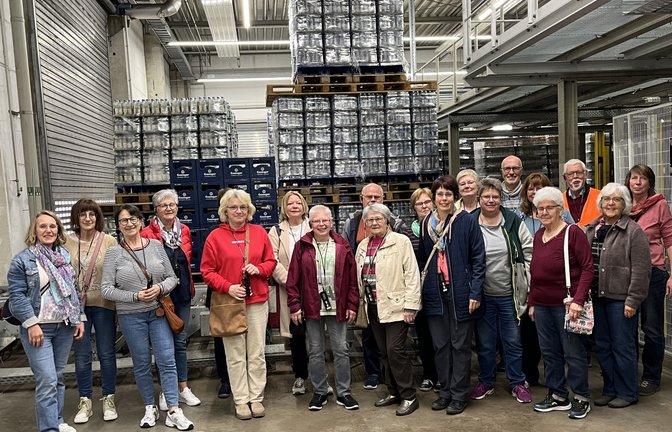 Die Landfrauen bei der Betriebsbesichtigung bei Ensinger Mineral-Heilquellen.  <span class='image-autor'>Foto: p</span>