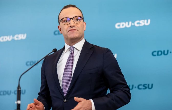 „Für mich gibt es, und das wird mir jede Stunde immer bewusster, nichts Wichtigeres als meine Familie“: Das sagte Jens Spahn in einer ersten Stellungnahme.<span class='image-autor'>Michael Kappeler/dpa</span>