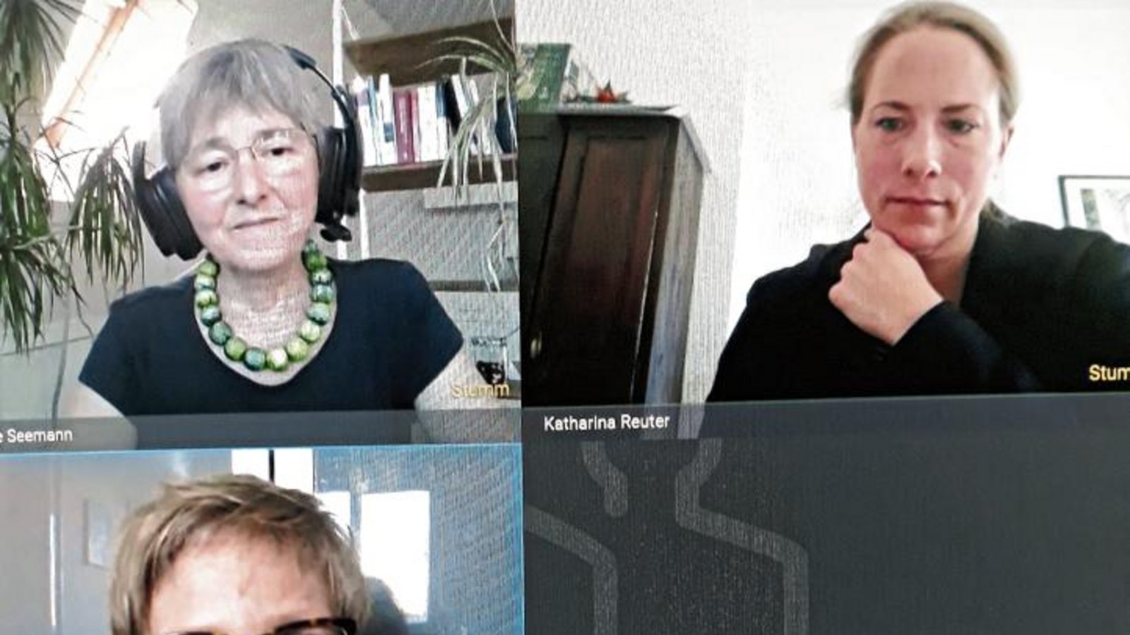 Im virtuellen „Grünen Salon“: Gastgeberin Stefanie Seemann (oben links) mit der Parlamentarischen Geschäftsführerin der Grünen im Bundestag, Franziska Brantner (unten) sowie Katharina Reuter, Geschäftsführerin des Bundesverbands der grünen Wirtschaft. Foto: Kollros Im virtuellen „Grünen Salon“: Gastgeberin Stefanie Seemann (oben links) mit der Parlamentarischen Geschäftsführerin der Grünen im Bundestag, Franziska Brantner (unten) sowie Katharina Reuter, Geschäftsführerin des Bundesverbands der grünen Wirtschaft. Foto: Kollros