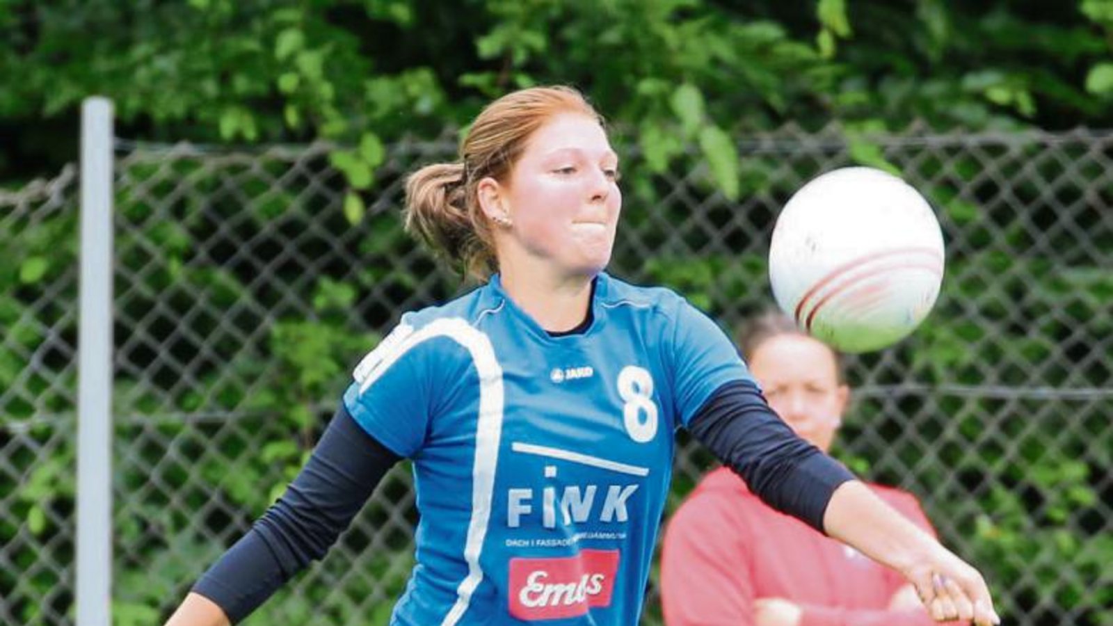 Stefanie Späth hat mit den Vaihinger Faustballerinnen alle vier Spiele gewonnen. Foto: Küppers