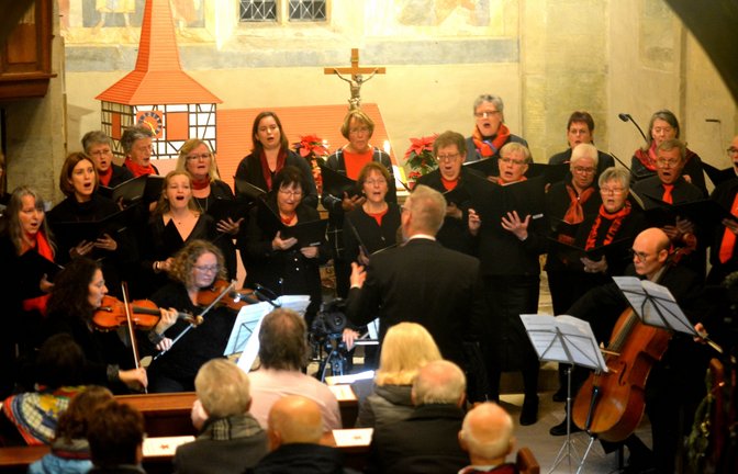 Eine großartige Aufführung: Der Projektchor des Gesangvereins Frohnsinn Schützingen beendete mit dem Weihnachtsoratorium das Schützinger Jubiläumsjahr.  <span class='image-autor'>Foto: Stahlfeld</span>