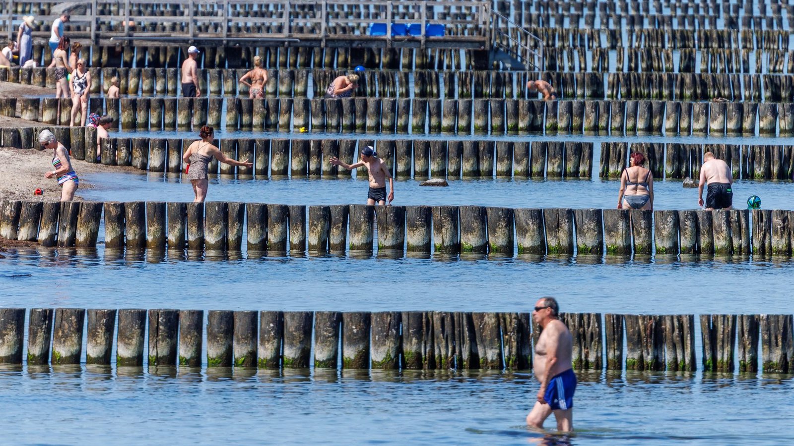 Temperaturen von über 40 Grad erwartet der DWD eher ab Freitag.Foto: Jens Büttner/dpa