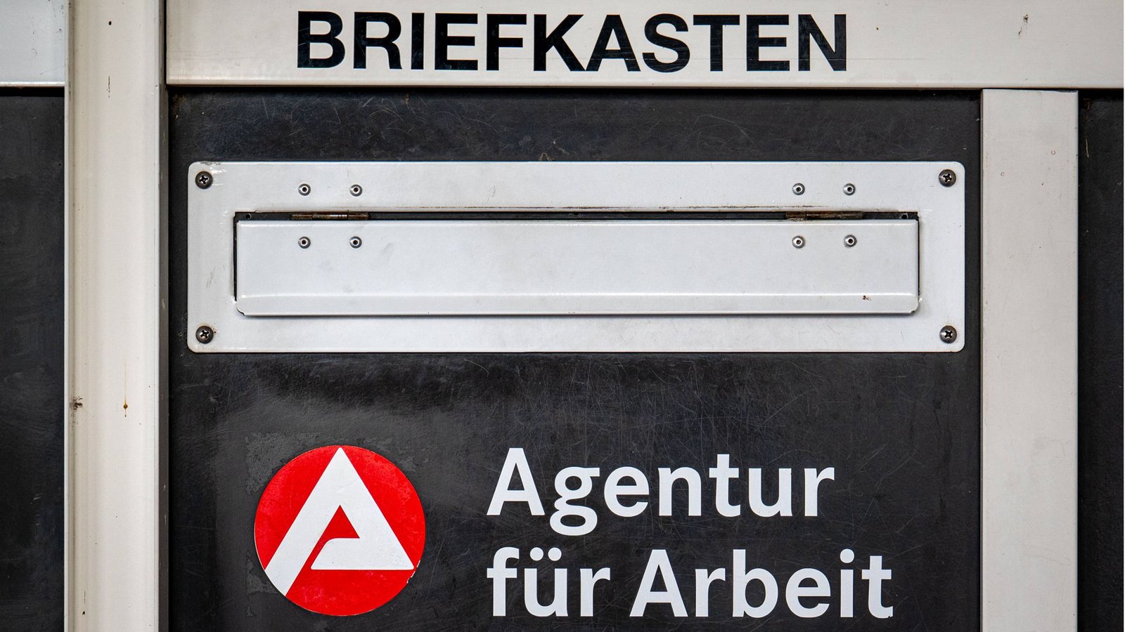Die Forscher fordern: „Weniger Bürokratie, mehr Vermittlung – Jobcenter müssen Menschen in passende Arbeit bringen.“Foto: Imago/Henricus Lüschen Die Forscher fordern: „Weniger Bürokratie, mehr Vermittlung – Jobcenter müssen Menschen in passende Arbeit bringen.“Foto: Imago/Henricus Lüschen
