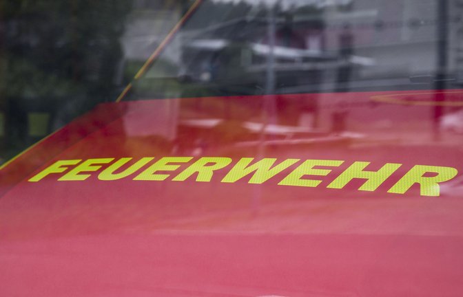 Bei dem Chemikalien-Unfall in Singen war die Feuerwehr im Einsatz. (Symbolbild)<span class='image-autor'>Foto: dpa/Daniel Vogl</span>