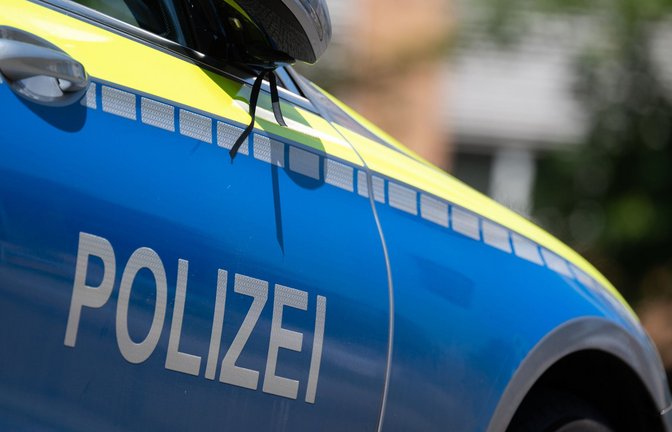 Die Polizei ermittelt gegen den 39-Jährigen. (Symbolbild)<span class='image-autor'>Foto: dpa/Marijan Murat</span>