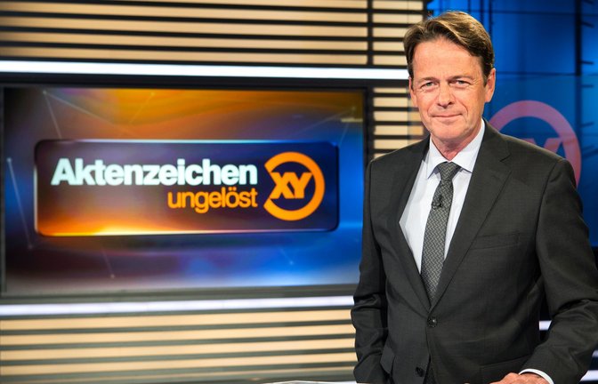 ZDF-Moderator Rudi Cerne im Studio der Sendung «Aktenzeichen XY ... ungelöst».<span class='image-autor'>Foto: Sina Schuldt/dpa</span>