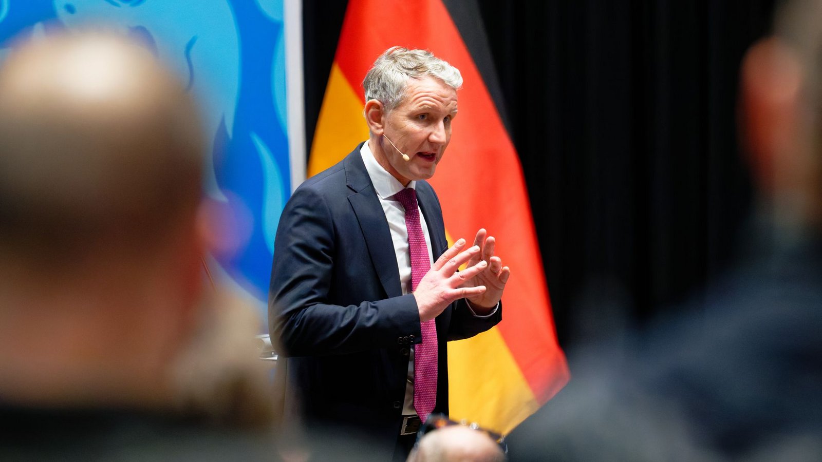 AfD-Politiker Björn Höcke auf der Bühne in Reutlingen.Foto: Henning Kaiser/dpa