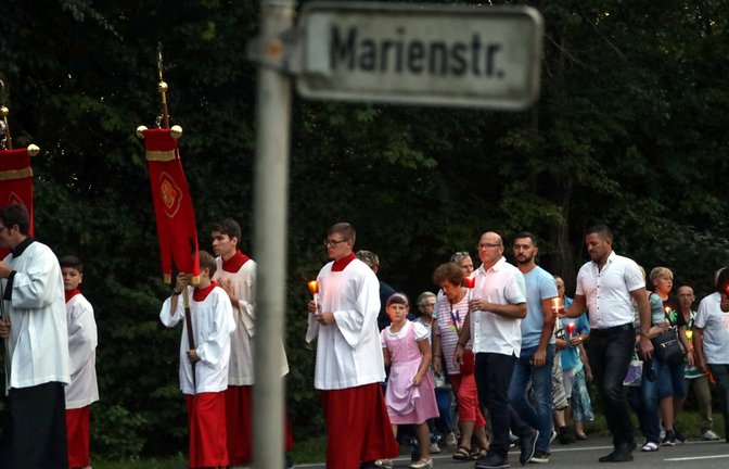 Jedes Jahr am 15. August wird Mariä Himmelfahrt gefeiert - ein katholischer Feiertag.<span class='image-autor'>Foto: IMAGO/epd/IMAGO/Annette Zoepf</span>