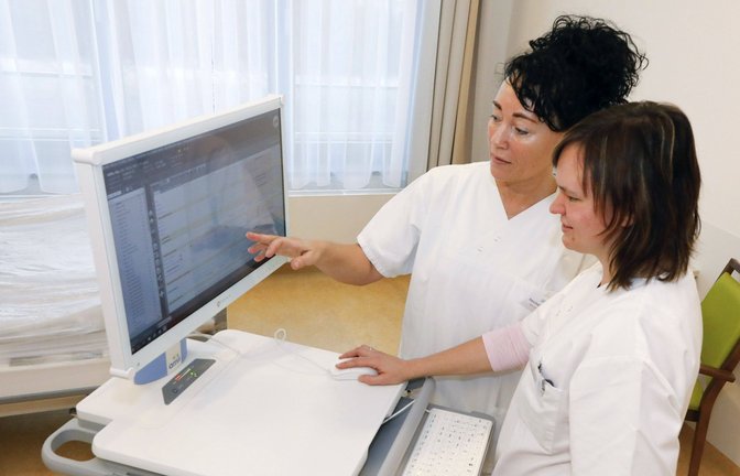Die Mehrheit der Bürgerinnen und Bürger verspricht sich Vorteile durch die schnelle Einführung der elektronischen Patientenakte.<span class='image-autor'>Foto: imago/Jochen Eckel</span>