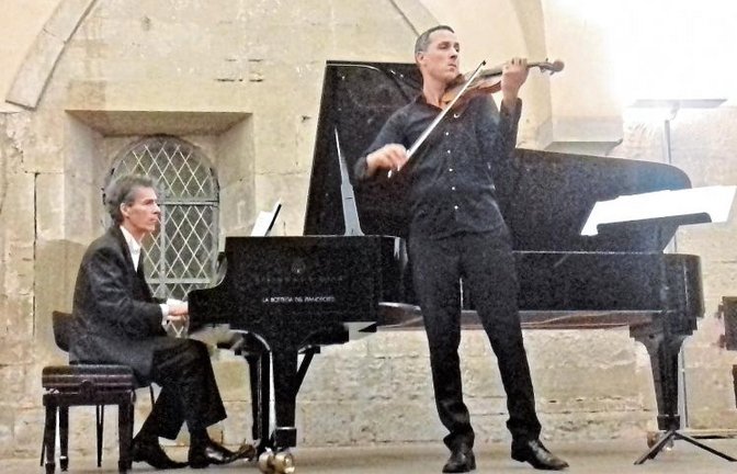 Bernd Glemser begleitete am Piano sowohl Nimrod Guez als auch Mirijam Contzen.  Fotos: Filitz