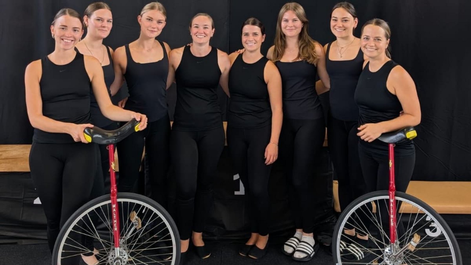 Die Oberesslinger Einradpower, von links: Jenny Schäfer, Marleen Aeckerle, Kaja Demuth, Amelie Gölz, Vivien Schuler, Luisa Aeckerle, Annett Horlacher und Madeline Schuler.oh Die Oberesslinger Einradpower, von links: Jenny Schäfer, Marleen Aeckerle, Kaja Demuth, Amelie Gölz, Vivien Schuler, Luisa Aeckerle, Annett Horlacher und Madeline Schuler.oh