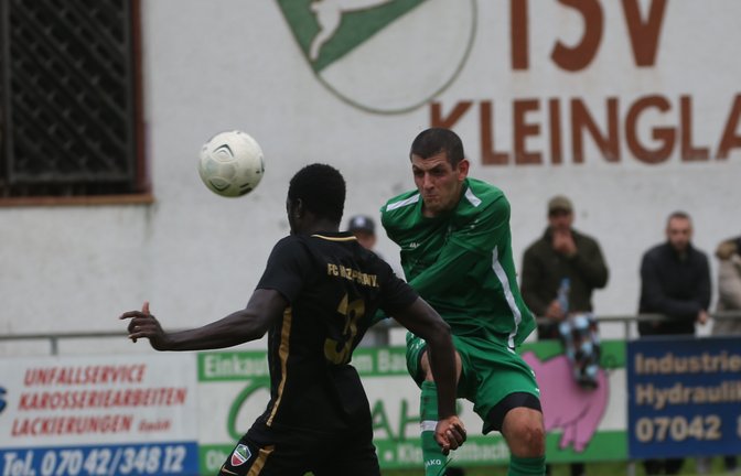 Sinan Yilmaz (rechts) hat eine der Chancen ind er Schlussphase, das Spiel in Kleinglattbach zu entscheiden. Es bleibt aber beim 2:2. <span class='image-autor'>Foto: Küppers</span>