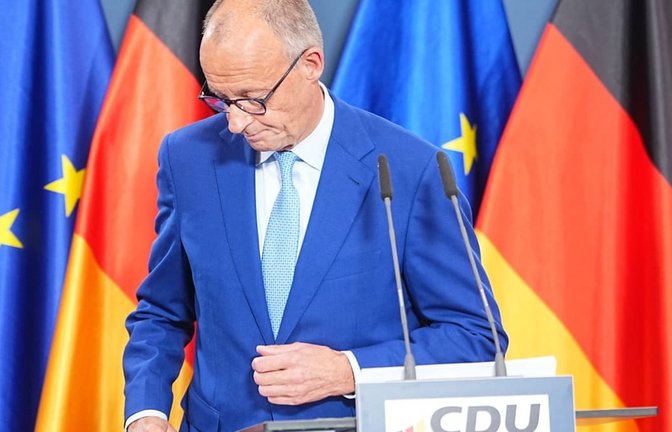 Die Zukunft von Kanzler Friedrich Merz nach den Wahlen in Mecklenburg-Vorpommern und Berlin beschäftigt auch die internationale Presse.<span class='image-autor'>Michael Kappeler/dpa</span>