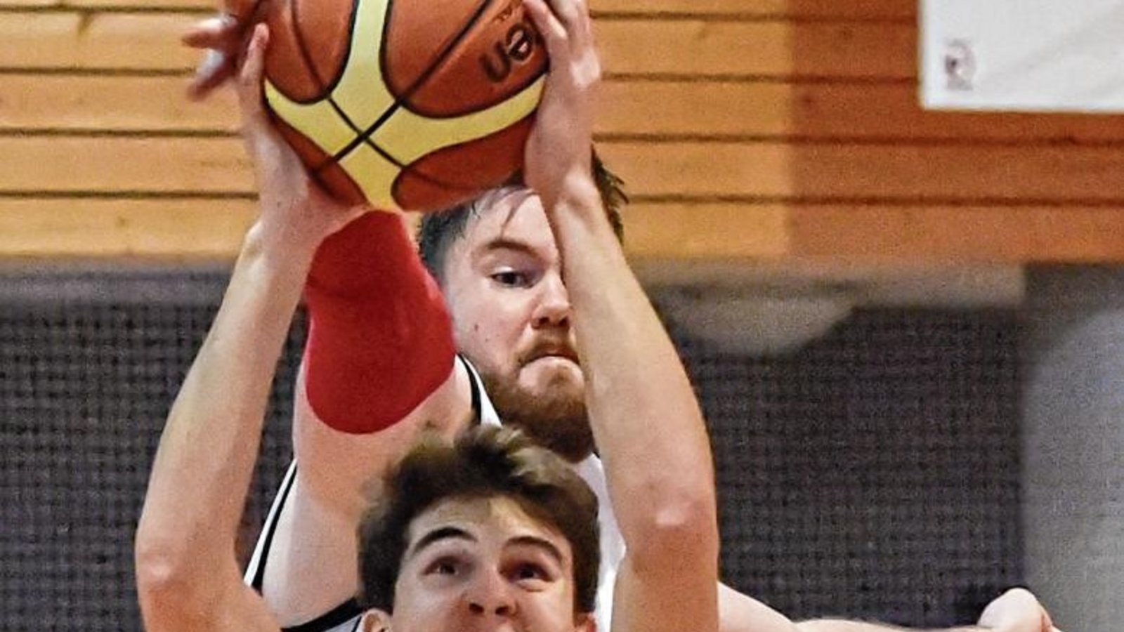Tim Jirsak setzt für die BSG Vaihingen/Sachsenheim erfolgreich zum Wurf an. Am Ende ist die Niederlage im Pokalspiel aber sehr deutlich. Foto: Leitner Tim Jirsak setzt für die BSG Vaihingen/Sachsenheim erfolgreich zum Wurf an. Am Ende ist die Niederlage im Pokalspiel aber sehr deutlich. Foto: Leitner