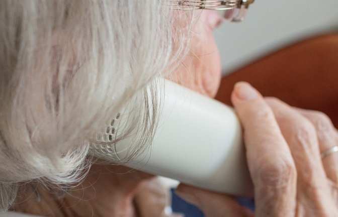 Der Anruf eines vermeintlichen Polizisten hat für eine 63-Jährige Folgen. Archivfoto: Pixabay