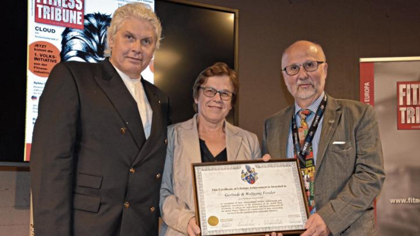 Gerlinde und Wolfgang Fessler mit Jean-Pierre Schupp (links). Foto: p