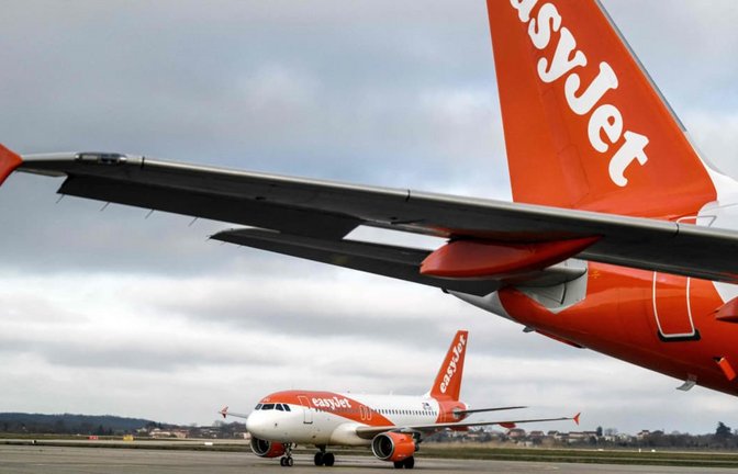 Fiele Easyjetflieger in Frankreich bleiben am Boden. Begindt durch einen großen Streik des Kabinenpersonals musste die Fluggesellschaft rund 100 Flüge streichen.<span class='image-autor'>JEFF PACHOUD/afp</span>