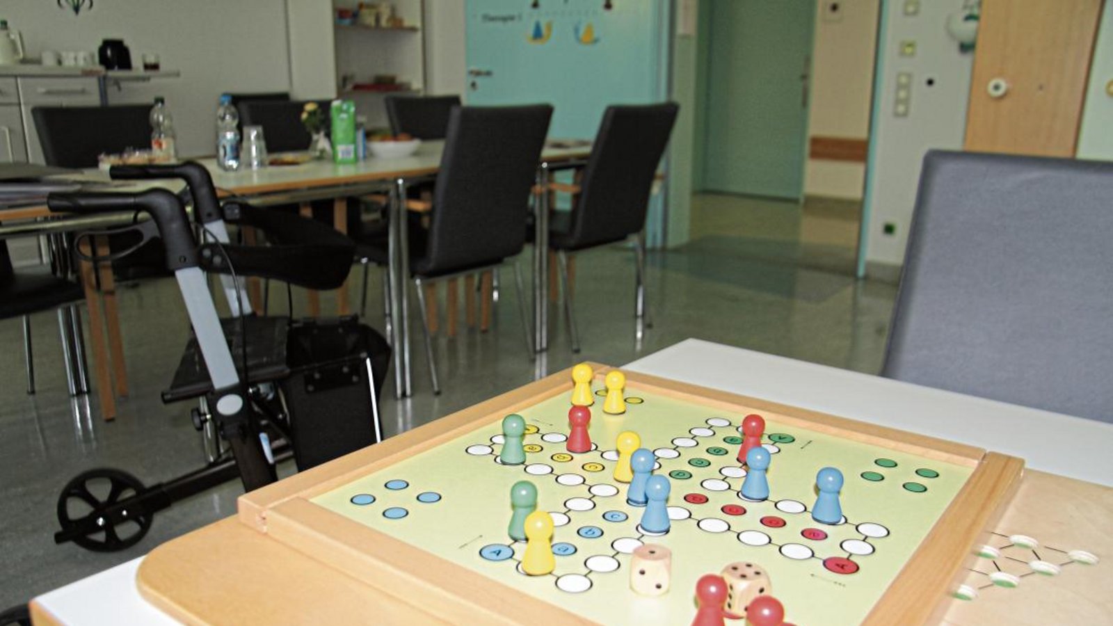 Der geriatrischen Betreuungseinrichtung in Vaihingen wird eine gute Arbeit bescheinigt. Dennoch soll sie geschlossen werden. Foto: Banholzer Der geriatrischen Betreuungseinrichtung in Vaihingen wird eine gute Arbeit bescheinigt. Dennoch soll sie geschlossen werden. Foto: Banholzer