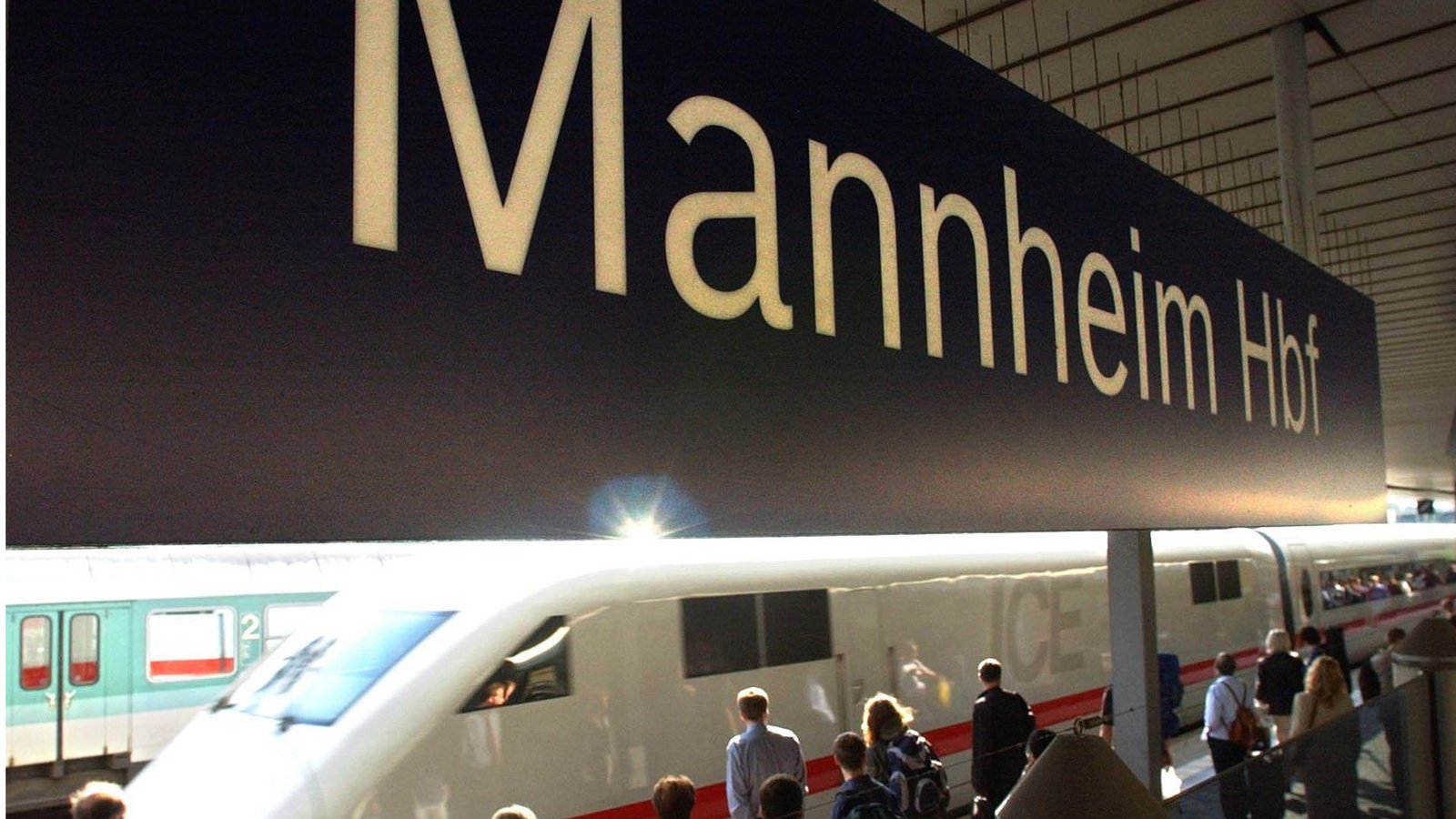 Die Bahnstrecke zwischen Mannheim und Frankfurt ist kommendes Jahr für fünf Monate gesperrt.Foto: dpa//Matthias Ernert