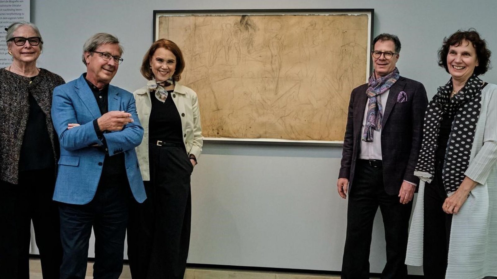 Gemeinsame Freude über Ankauf der „Auferstehung“-Studie: Max Beckmanns Enkelin Mayen Beckmann, Wolfgang Wittrock (Ferdinand-Möller-Stiftung), Wissenschaftsministerin Petra Olschowski,  Martin Hoernes (Ernst von Siemens Stiftung) und Staatsgalerie-Direktorin Christiane Lange (von links)Foto: Staatsgalerie