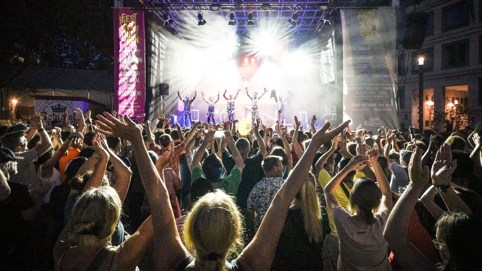 Sechs Tage lang wird im Juli wieder eine Bühne für Weltmusik auf dem Stuttgarter Marktplatz stehen.Foto: Ferdinando Iannone